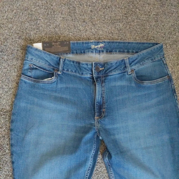 Wrangler Retro Mae Bootcut jeans Medium wash raw hem 19x32 - Picture 4 of 8